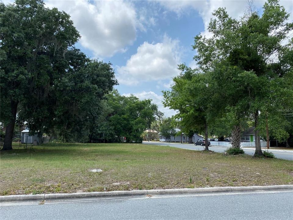 En Venta: $195,500 (0.24 acres)