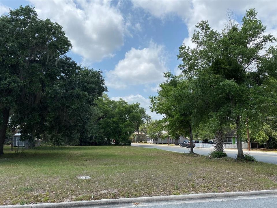 En Venta: $195,500 (0.24 acres)