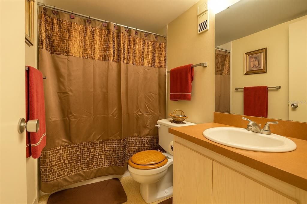 Activo con contrato: $149,000 (2 camas, 2 baños, 897 Pies cuadrados)