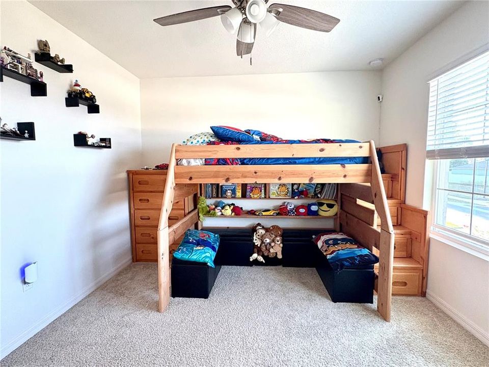 待售: $450,000 (5 贝兹, 3 浴室, 2601 平方英尺)