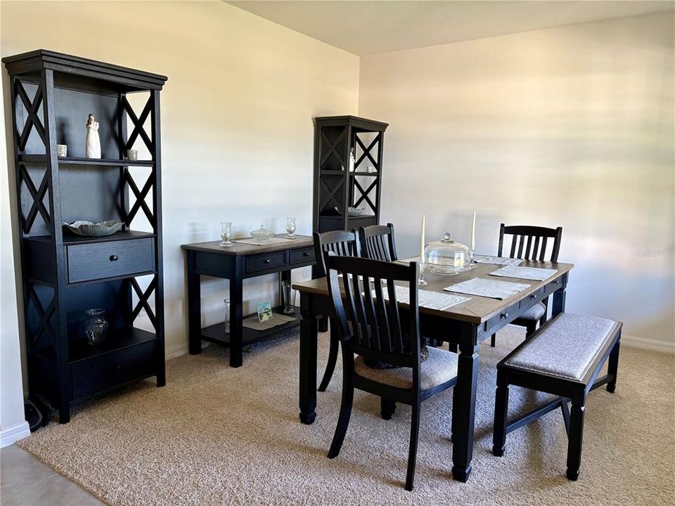 待售: $450,000 (5 贝兹, 3 浴室, 2601 平方英尺)