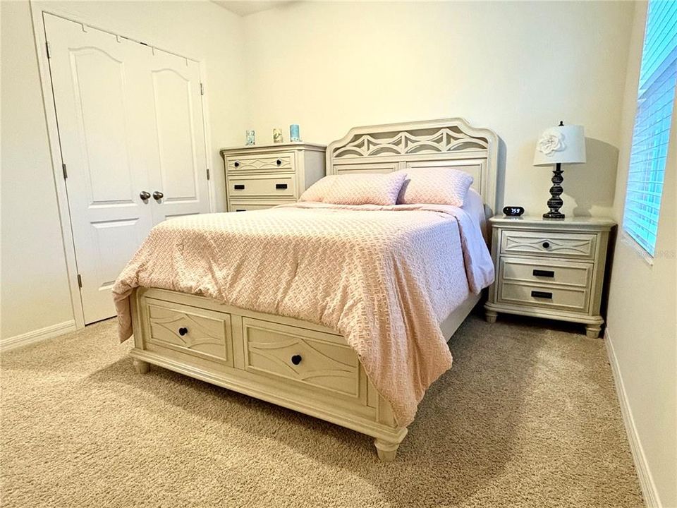 待售: $450,000 (5 贝兹, 3 浴室, 2601 平方英尺)