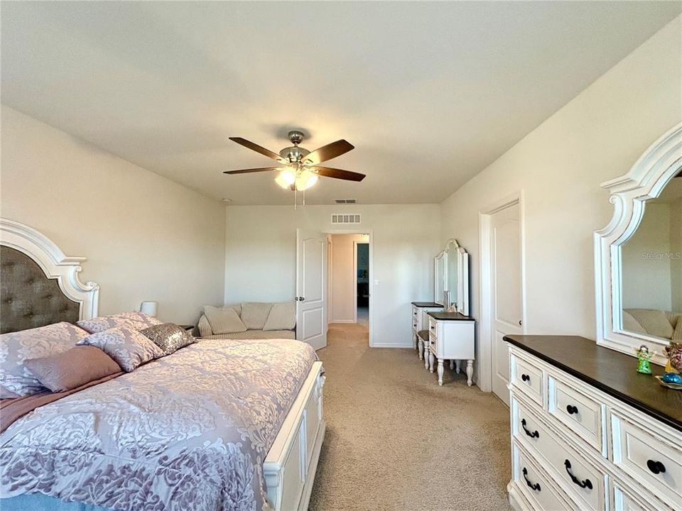 待售: $450,000 (5 贝兹, 3 浴室, 2601 平方英尺)