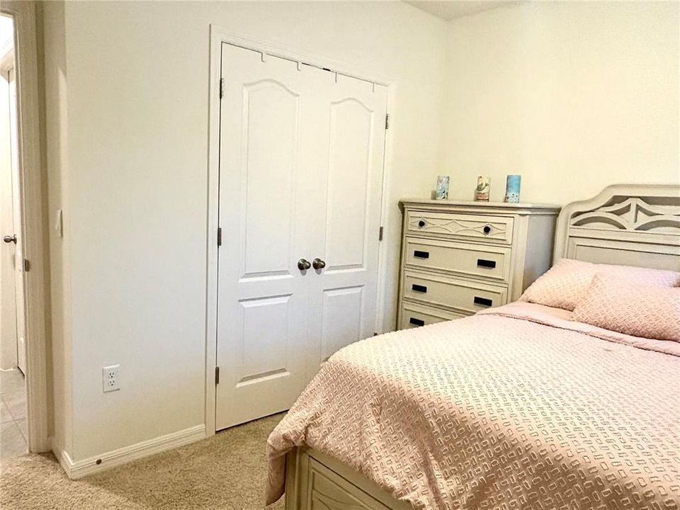 待售: $450,000 (5 贝兹, 3 浴室, 2601 平方英尺)