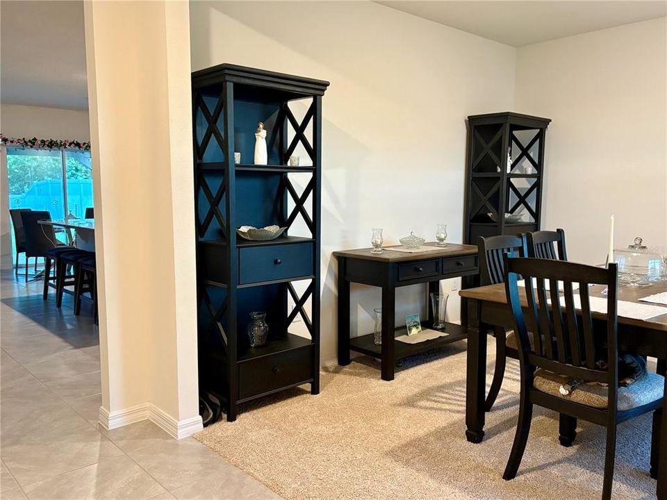 待售: $450,000 (5 贝兹, 3 浴室, 2601 平方英尺)