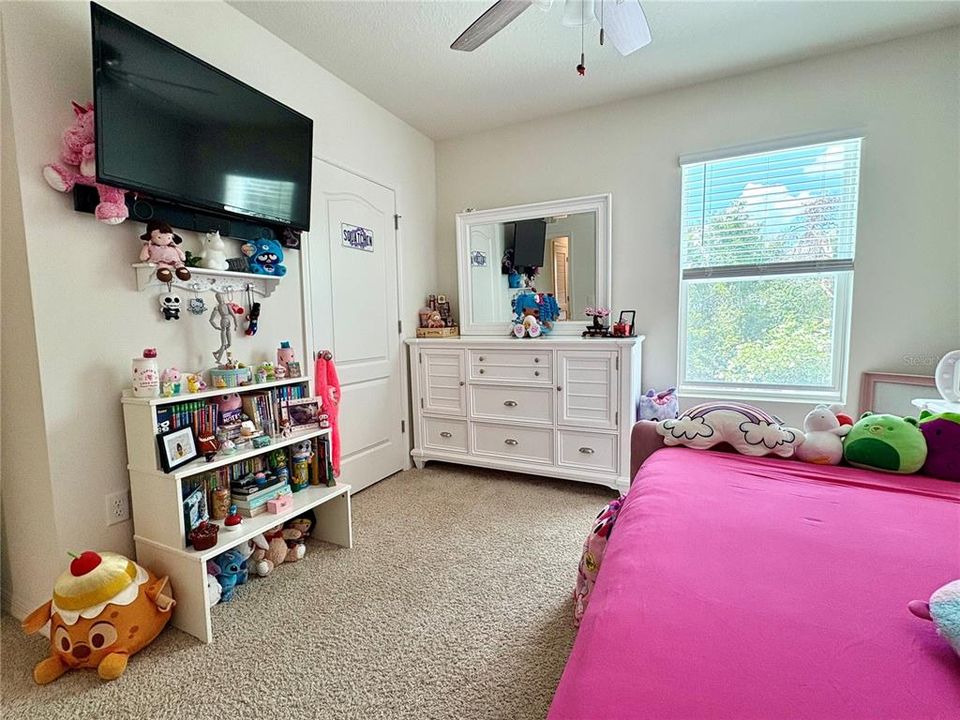 待售: $450,000 (5 贝兹, 3 浴室, 2601 平方英尺)