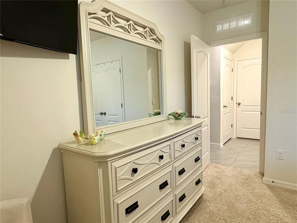 待售: $450,000 (5 贝兹, 3 浴室, 2601 平方英尺)