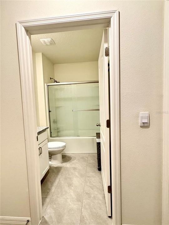 待售: $450,000 (5 贝兹, 3 浴室, 2601 平方英尺)