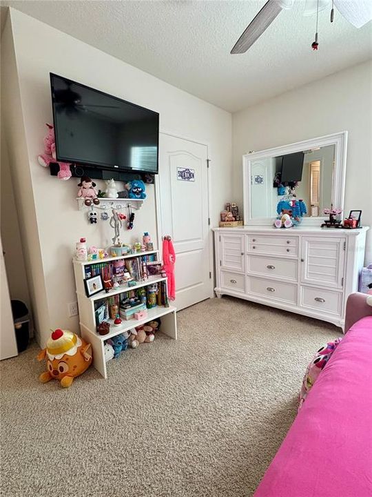 待售: $450,000 (5 贝兹, 3 浴室, 2601 平方英尺)