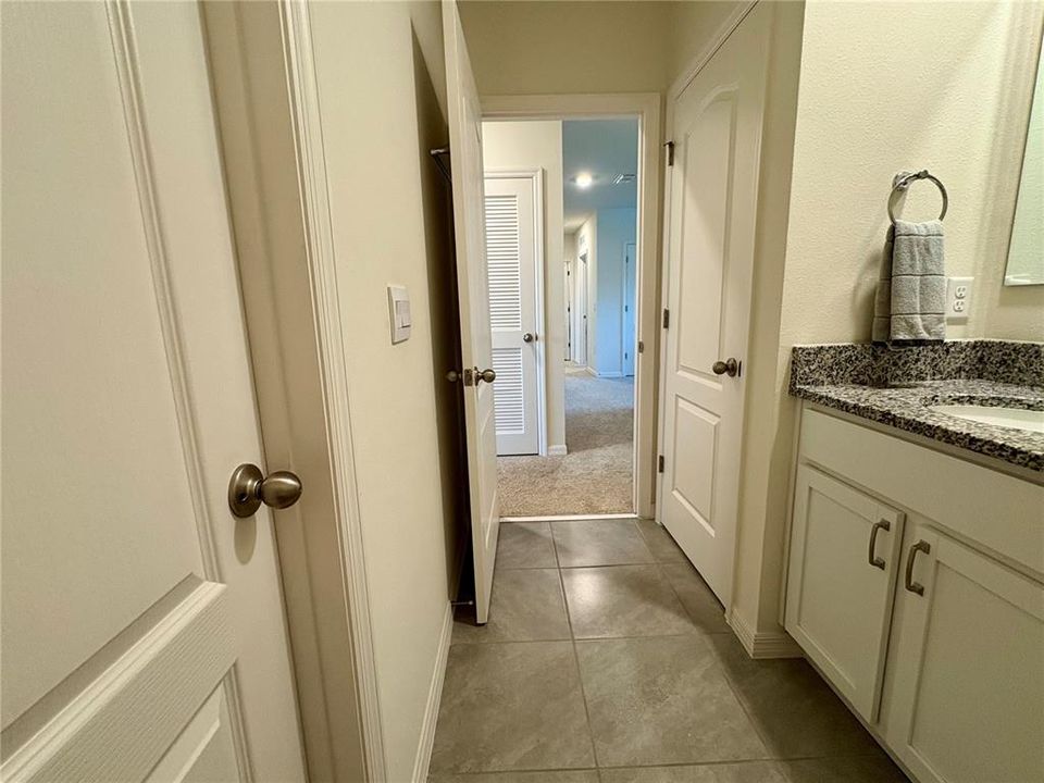 待售: $450,000 (5 贝兹, 3 浴室, 2601 平方英尺)