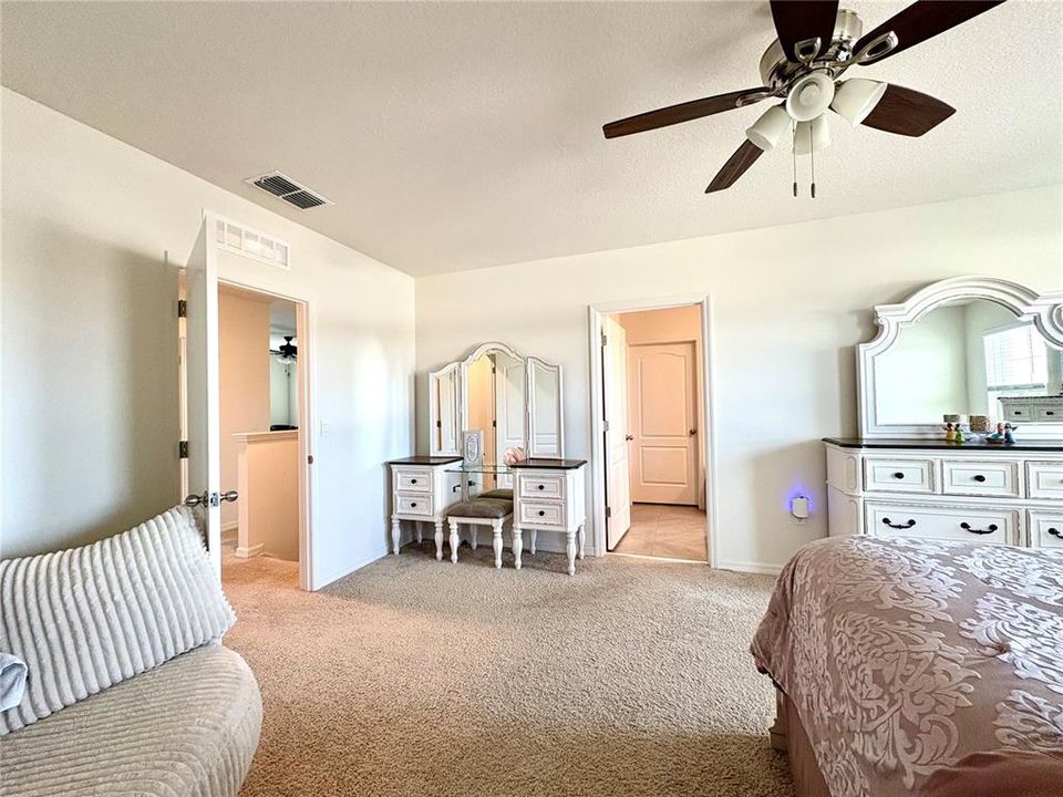 待售: $450,000 (5 贝兹, 3 浴室, 2601 平方英尺)