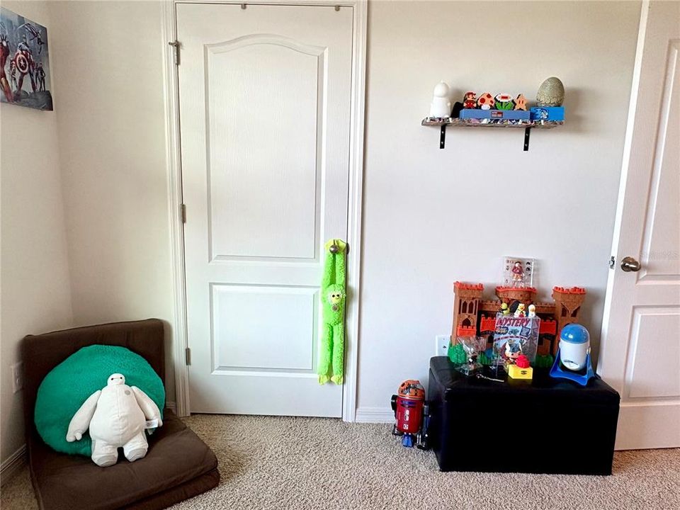 待售: $450,000 (5 贝兹, 3 浴室, 2601 平方英尺)