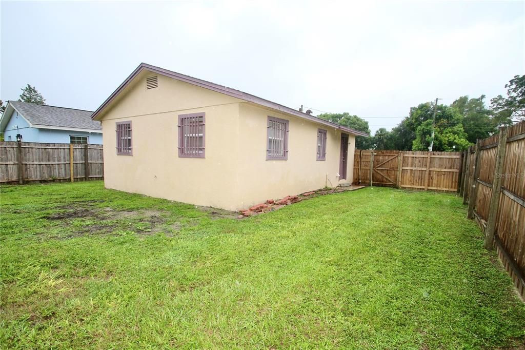 Activo con contrato: $204,900 (2 camas, 1 baños, 690 Pies cuadrados)