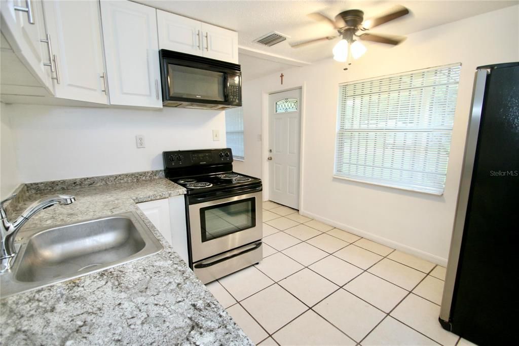 Activo con contrato: $204,900 (2 camas, 1 baños, 690 Pies cuadrados)