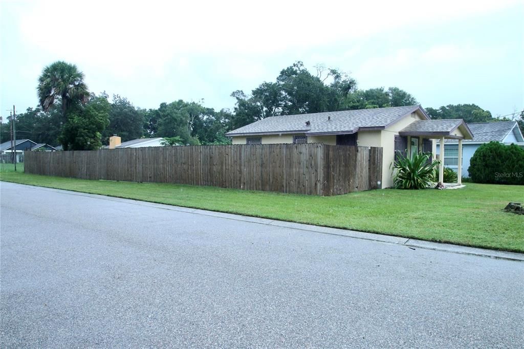 Activo con contrato: $204,900 (2 camas, 1 baños, 690 Pies cuadrados)