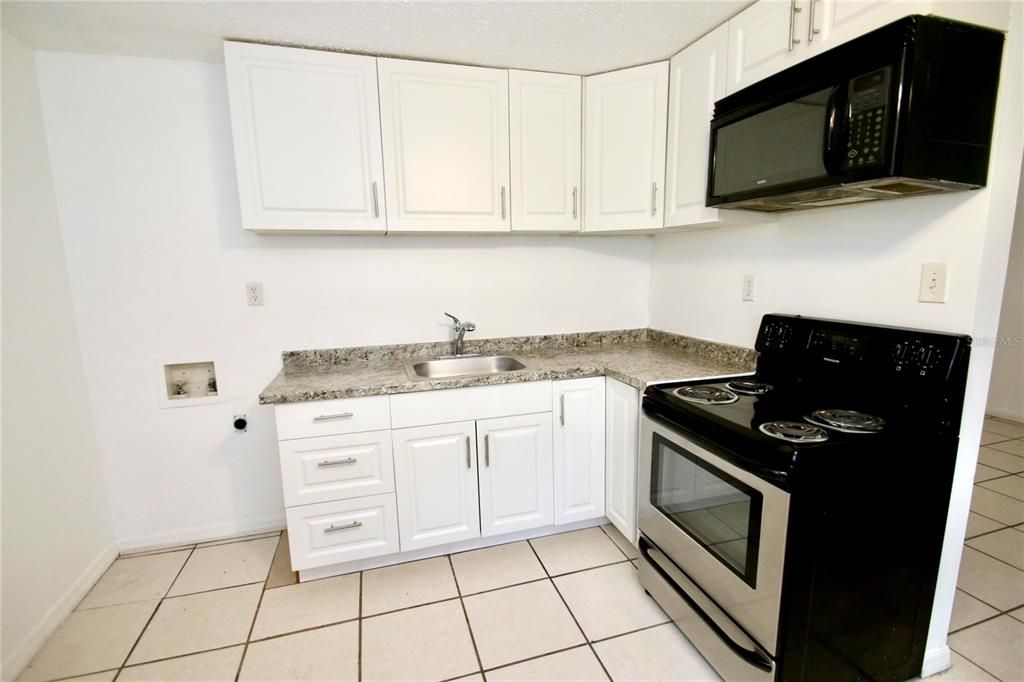 Activo con contrato: $204,900 (2 camas, 1 baños, 690 Pies cuadrados)