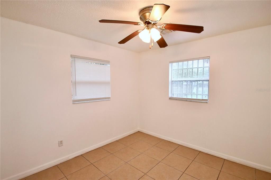 Activo con contrato: $204,900 (2 camas, 1 baños, 690 Pies cuadrados)