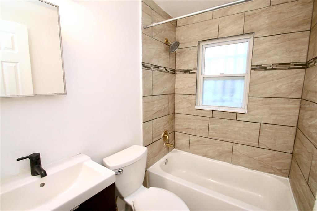 Activo con contrato: $204,900 (2 camas, 1 baños, 690 Pies cuadrados)