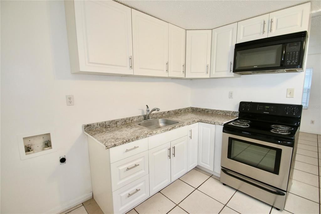 Activo con contrato: $204,900 (2 camas, 1 baños, 690 Pies cuadrados)