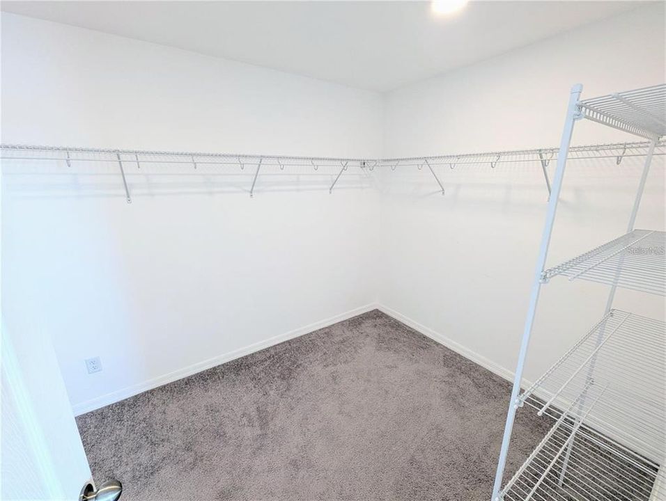 For Rent: $2,390 (4 beds, 3 baths, 2615 Square Feet)