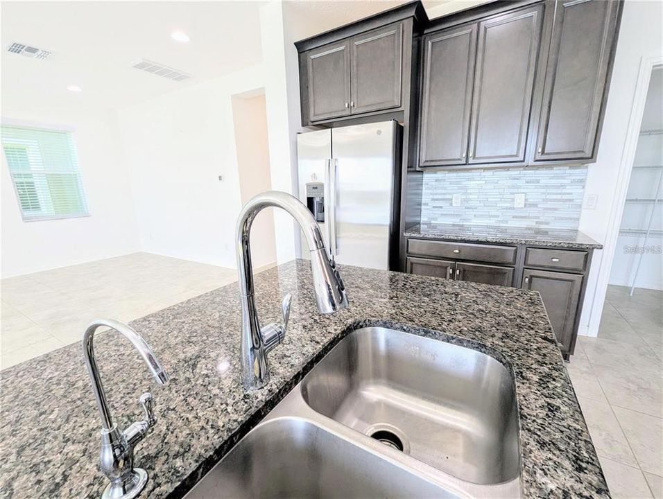 For Rent: $2,390 (4 beds, 3 baths, 2615 Square Feet)