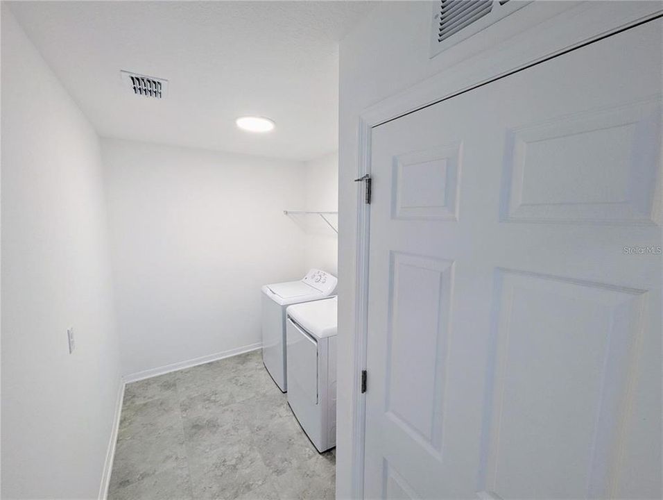 For Rent: $2,390 (4 beds, 3 baths, 2615 Square Feet)