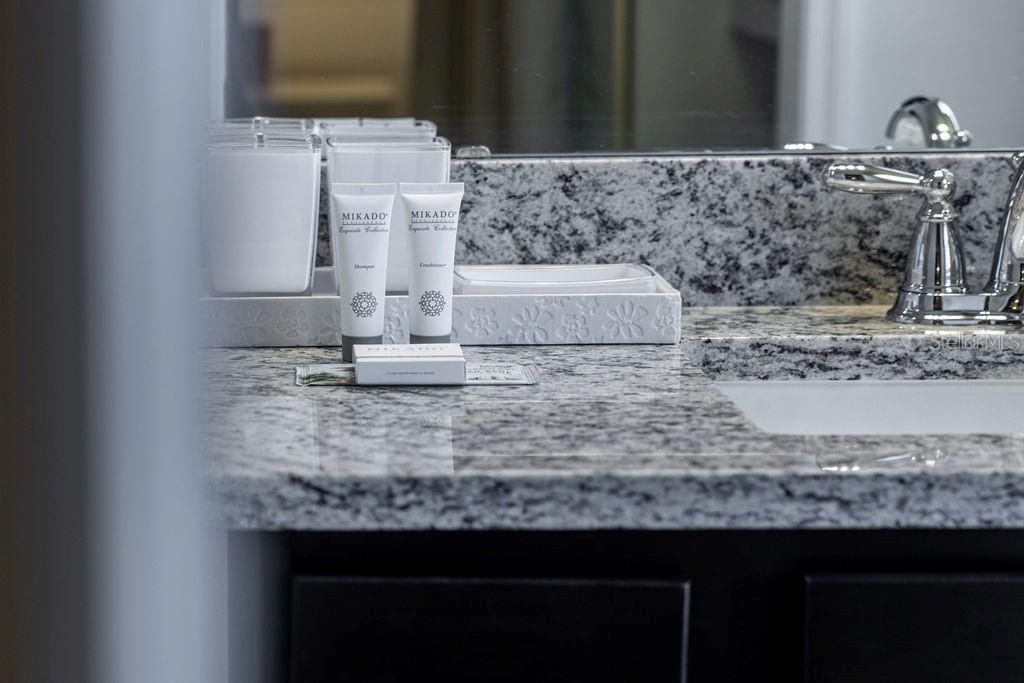 待售: $935,000 (7 贝兹, 5 浴室, 3274 平方英尺)