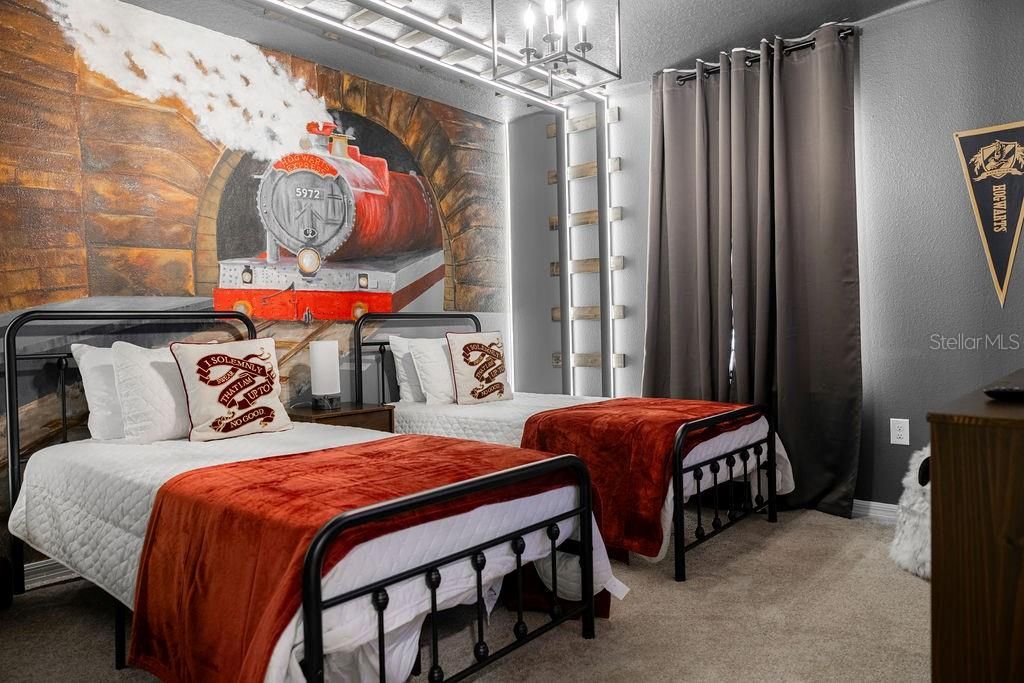 待售: $935,000 (7 贝兹, 5 浴室, 3274 平方英尺)