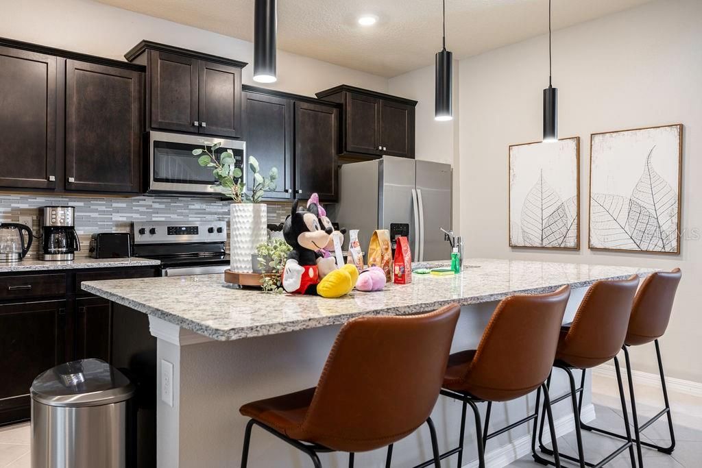 待售: $935,000 (7 贝兹, 5 浴室, 3274 平方英尺)