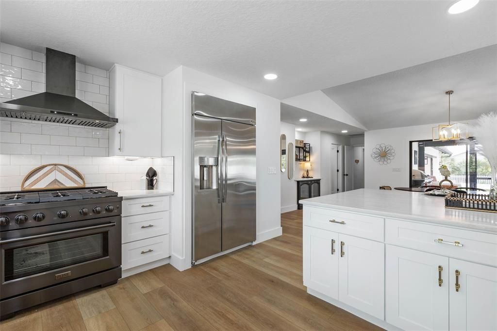 For Sale: $1,049,000 (4 beds, 3 baths, 2541 Square Feet)