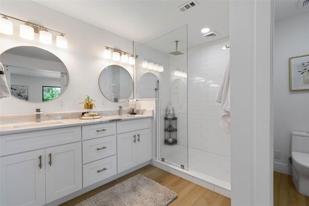 For Sale: $1,049,000 (4 beds, 3 baths, 2541 Square Feet)