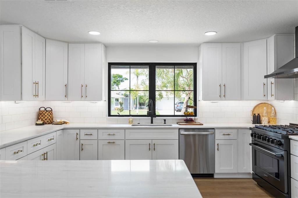 For Sale: $1,049,000 (4 beds, 3 baths, 2541 Square Feet)