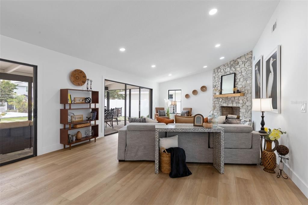 For Sale: $1,049,000 (4 beds, 3 baths, 2541 Square Feet)