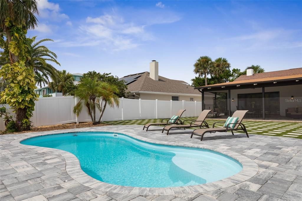 For Sale: $1,049,000 (4 beds, 3 baths, 2541 Square Feet)