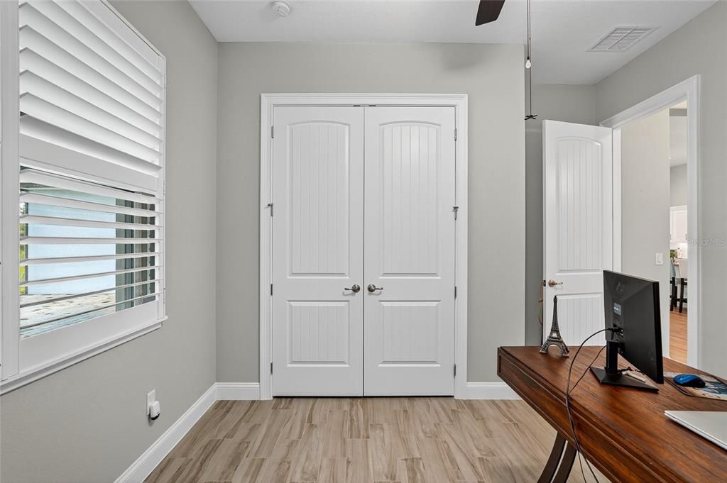 En Venta: $675,000 (4 camas, 3 baños, 2425 Pies cuadrados)