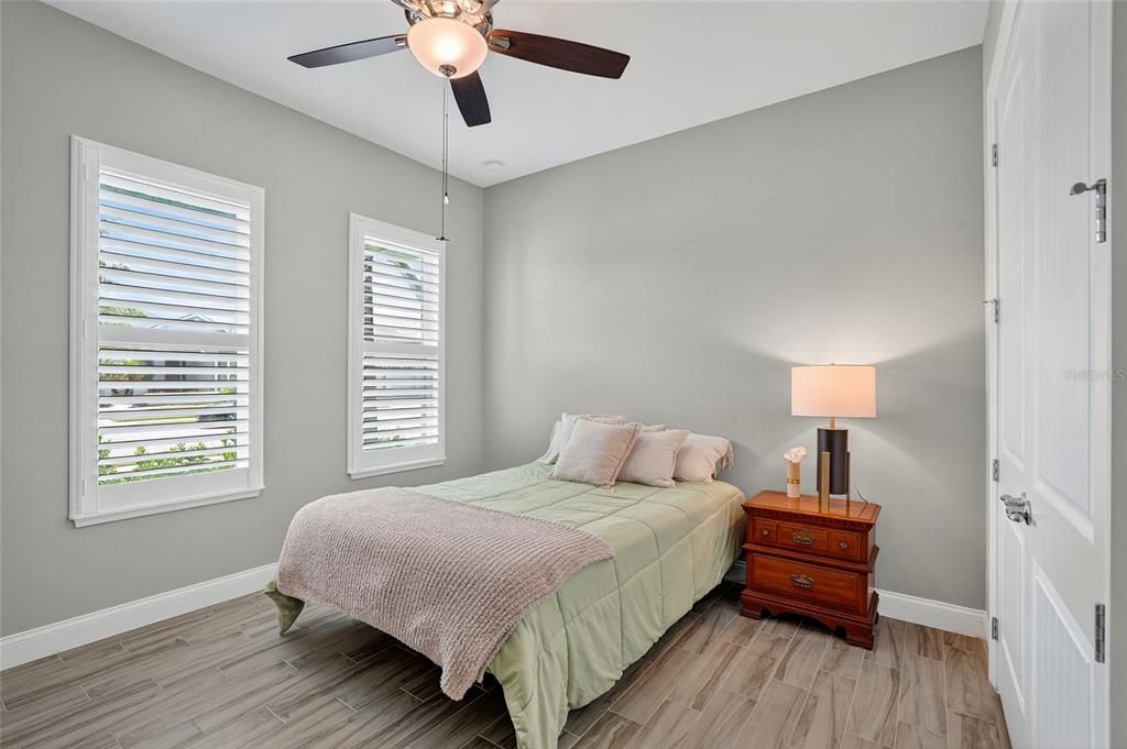 En Venta: $675,000 (4 camas, 3 baños, 2425 Pies cuadrados)