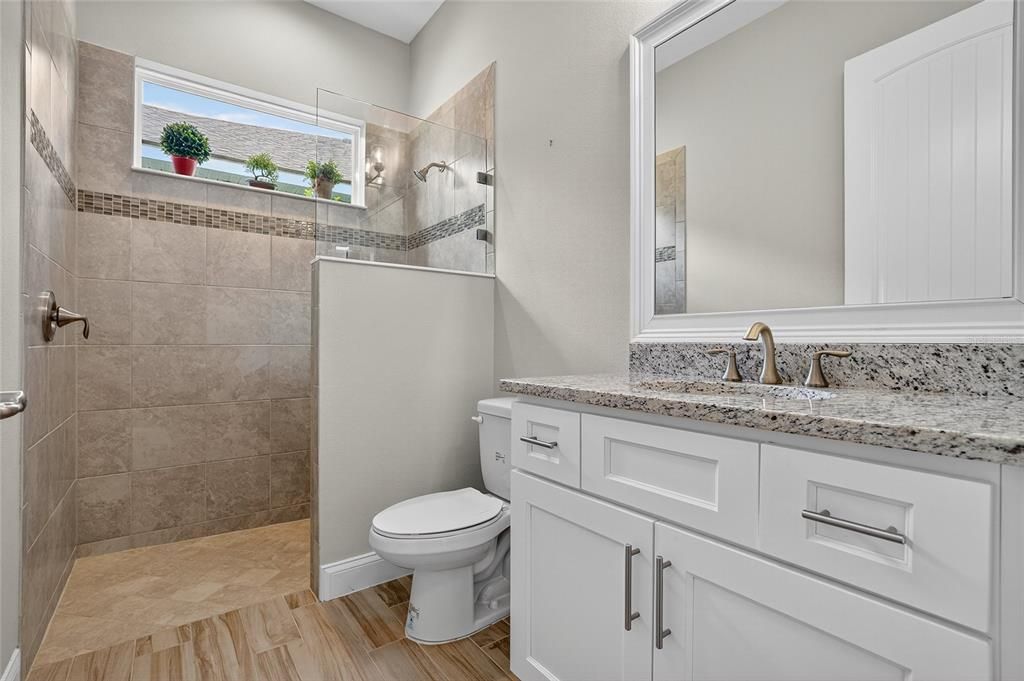 En Venta: $675,000 (4 camas, 3 baños, 2425 Pies cuadrados)