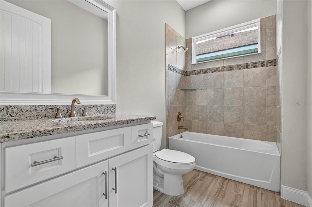 En Venta: $675,000 (4 camas, 3 baños, 2425 Pies cuadrados)