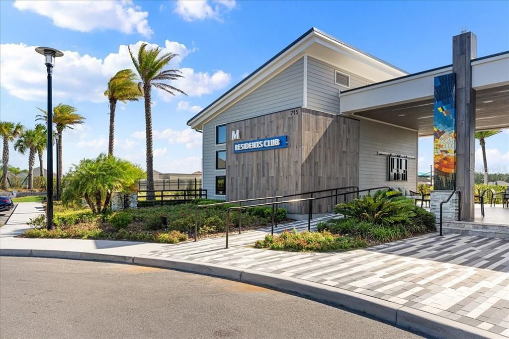 En Venta: $675,000 (4 camas, 3 baños, 2425 Pies cuadrados)