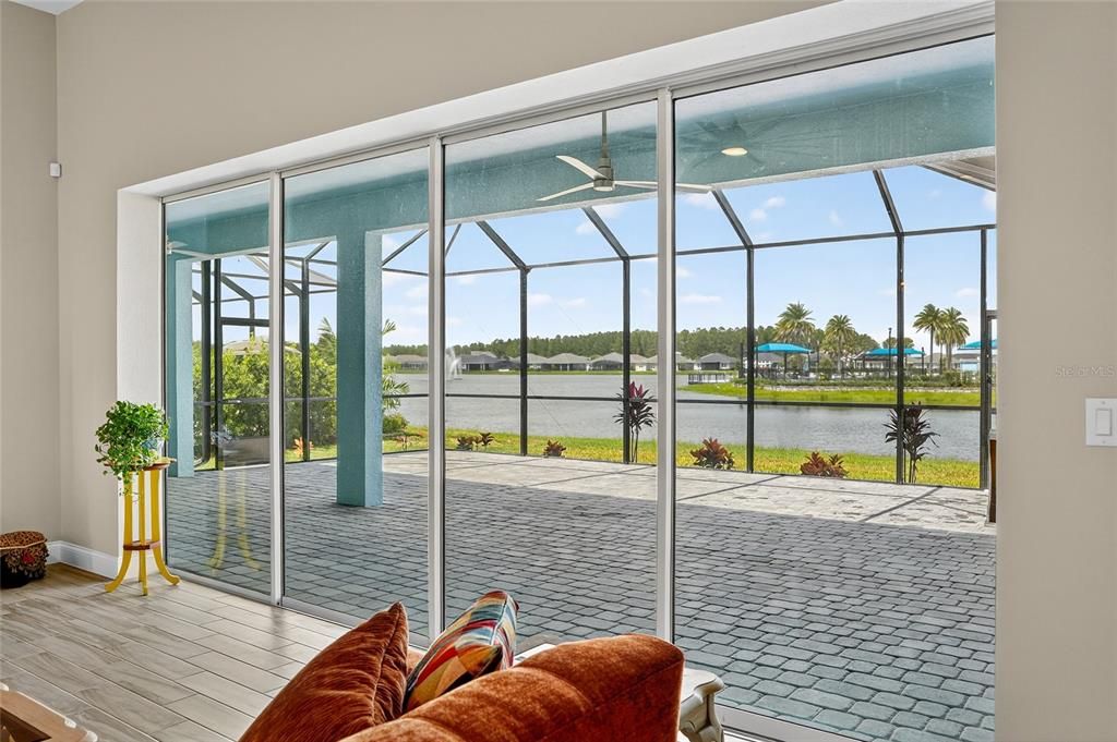 En Venta: $675,000 (4 camas, 3 baños, 2425 Pies cuadrados)