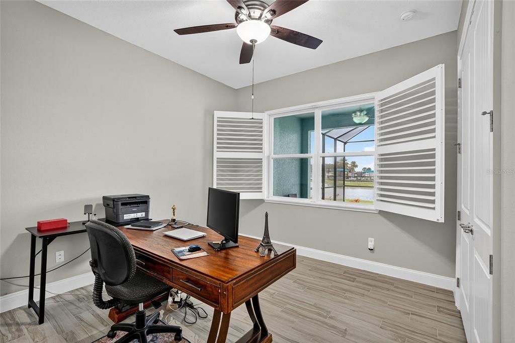 En Venta: $675,000 (4 camas, 3 baños, 2425 Pies cuadrados)