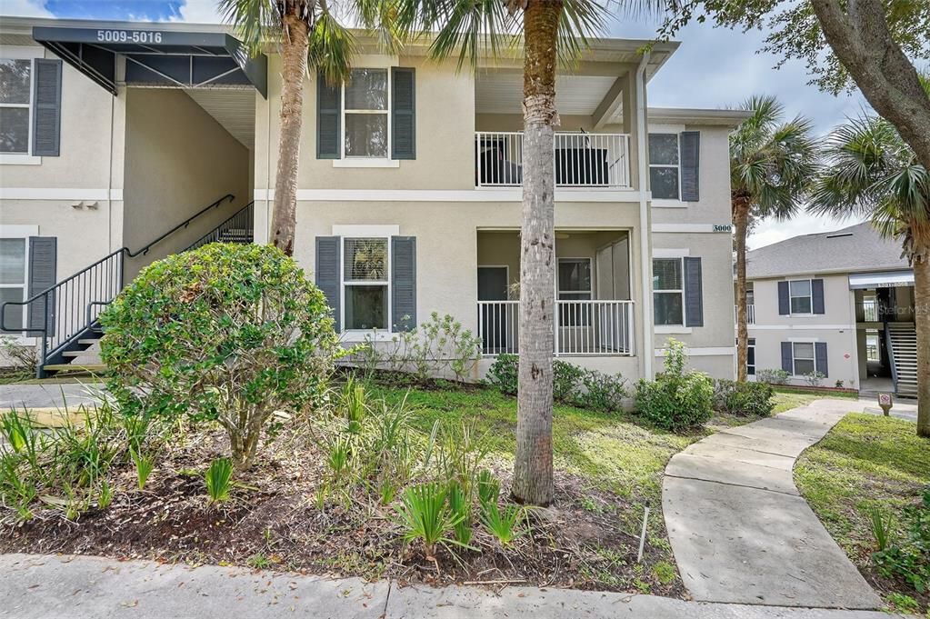 合同活跃: $195,000 (2 贝兹, 2 浴室, 1152 平方英尺)