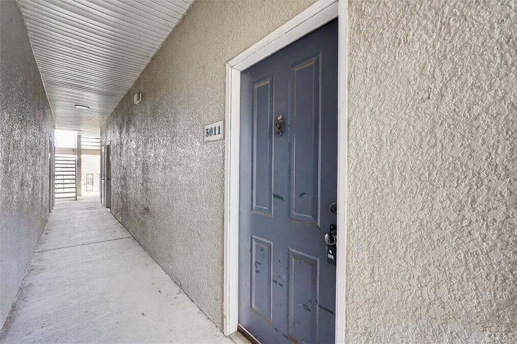 合同活跃: $195,000 (2 贝兹, 2 浴室, 1152 平方英尺)