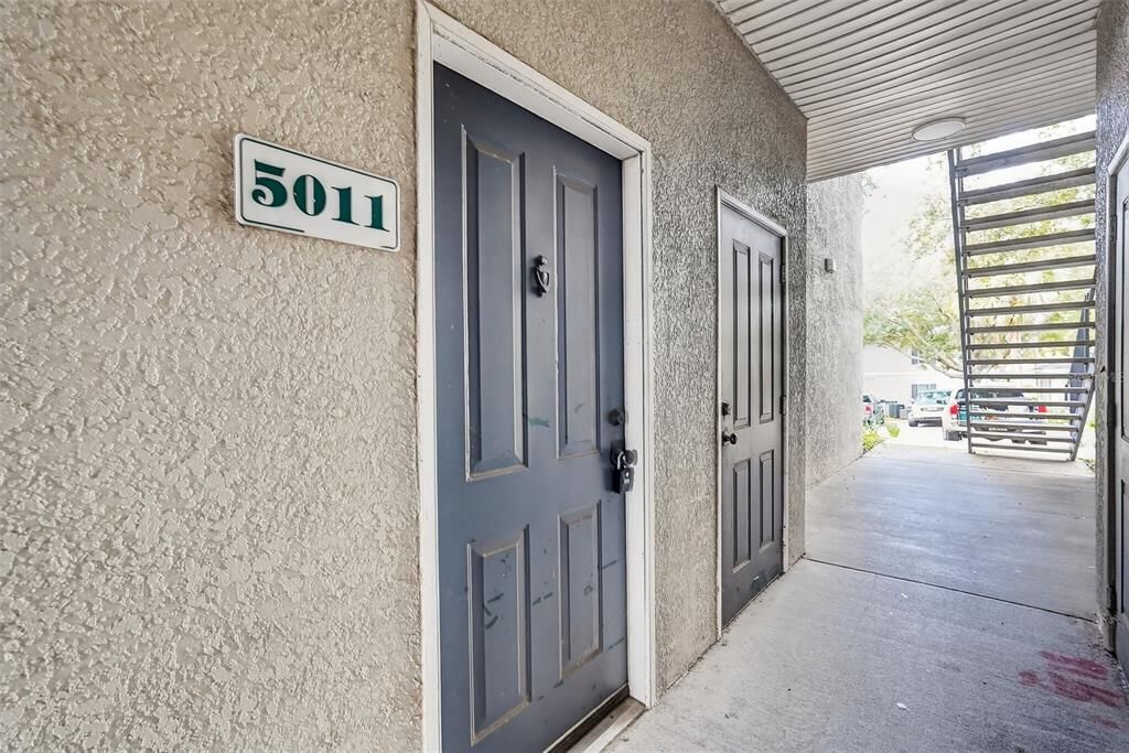 合同活跃: $195,000 (2 贝兹, 2 浴室, 1152 平方英尺)