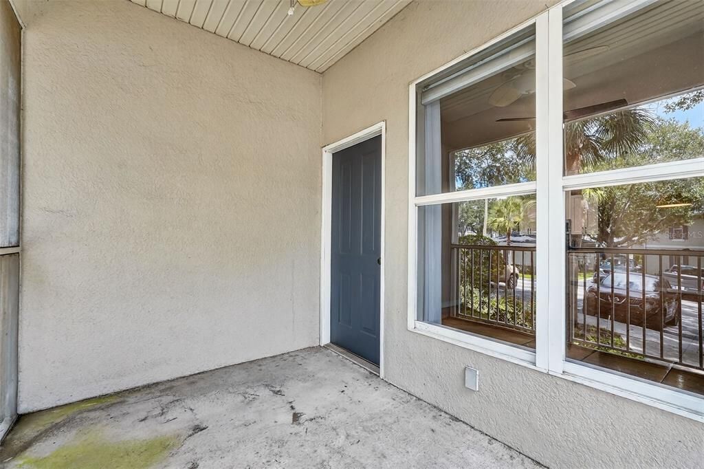 合同活跃: $195,000 (2 贝兹, 2 浴室, 1152 平方英尺)