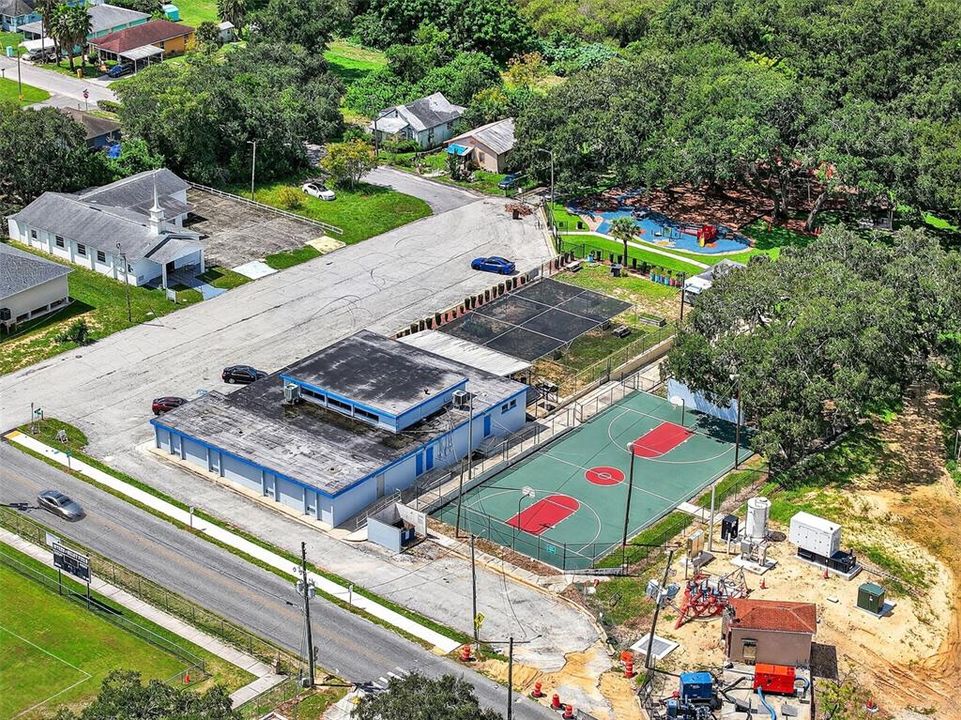 合同活跃: $195,000 (2 贝兹, 2 浴室, 1152 平方英尺)