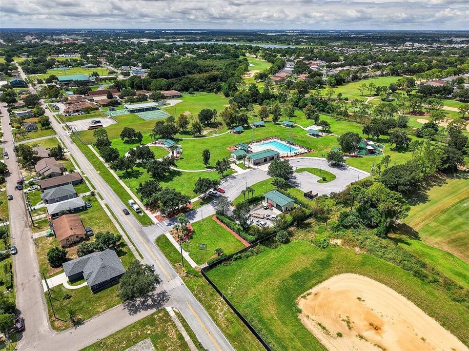 合同活跃: $195,000 (2 贝兹, 2 浴室, 1152 平方英尺)