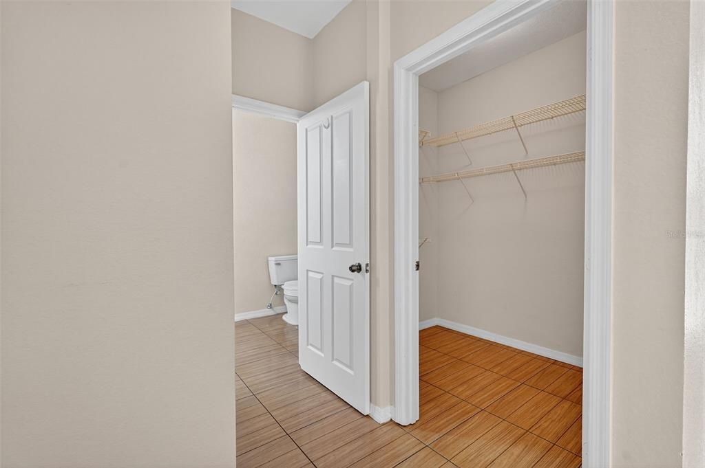 合同活跃: $195,000 (2 贝兹, 2 浴室, 1152 平方英尺)