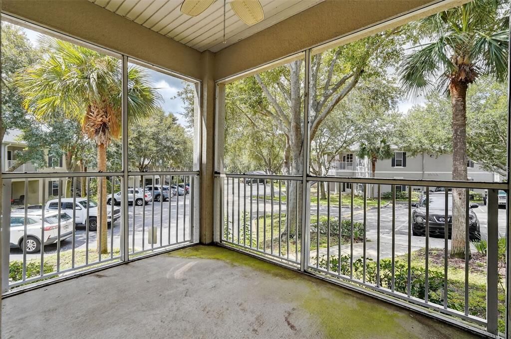 合同活跃: $195,000 (2 贝兹, 2 浴室, 1152 平方英尺)