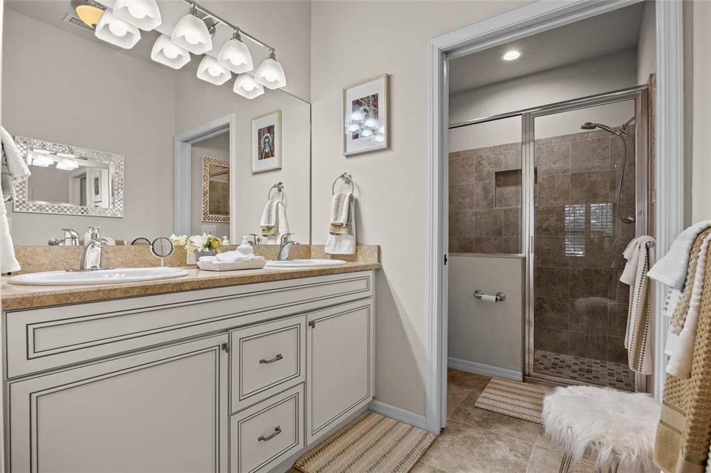 待售: $265,000 (2 贝兹, 2 浴室, 1179 平方英尺)